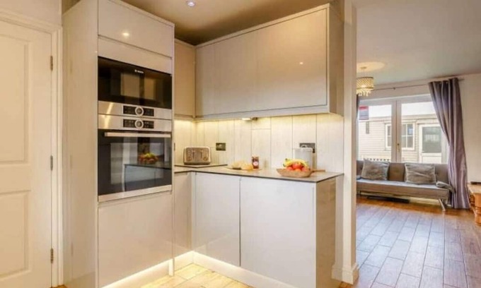 Kirby Misperton Haus | Spacious 6 bed w/hottub near Flamingo Land