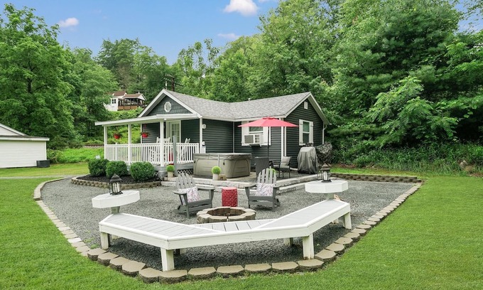 Millrift Hütte | Romantic Cottage for Two in the Pocono's