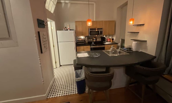 Poughkeepsie Wohnung | Downtown Loft. In Poughkeepsie. Walking distance to Civic Center. Pet friendly