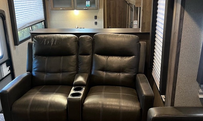 Bridge City Haus | 1 bedroom RV in Bridge City