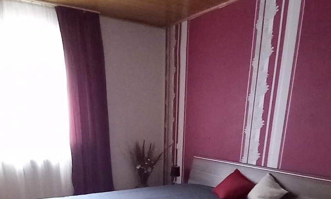 Rugendorf Wohnung | Gemütliche neu Renovierte 80 m2 Ferienwohnung, Auch für Monteure
