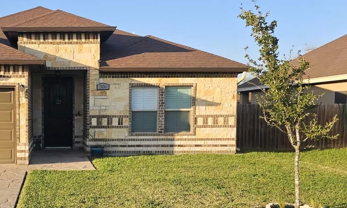 San Juan Haus | 3 bdr 2 bath open concept home.