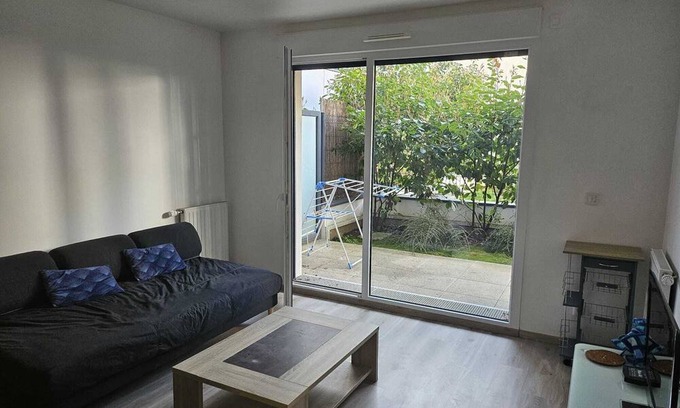 Bois-Colombes Wohnung | Charming furnished 2-room apartment with garden and terrace
