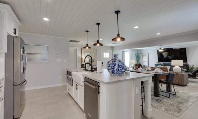 Pilot Point Haus | Liberty House in Pilot Point -- A cozy vibe & 10 minutes from Ray Roberts Lake.