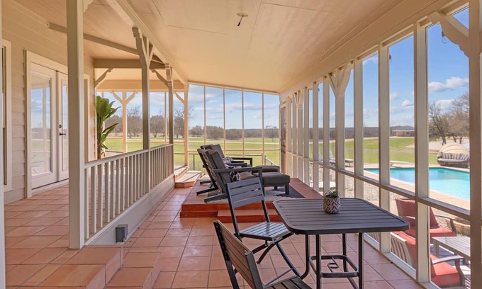 Leon Junction Sonstige | Lakeside Farmhouse with Pool on 142 Acres near Temple, Texas