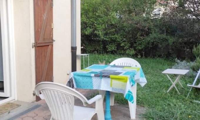 Miplaine Wohnung | 2 Pièces Avec Jardinet Proche Eurexpo et Stade