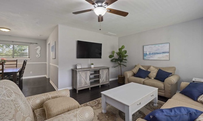 Norfolk - Virginia Beach Haus | The Morgan Trail House