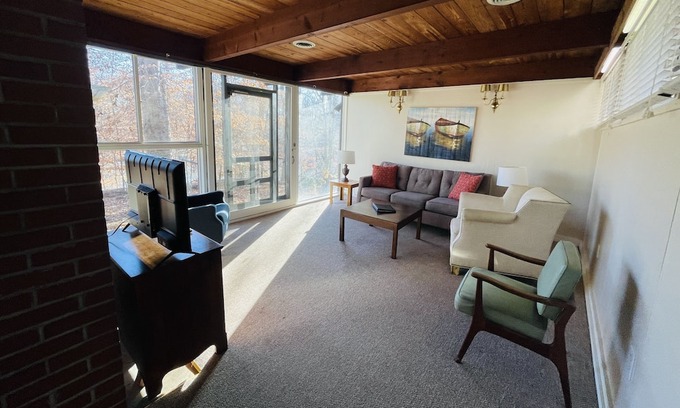 Clemmons Hütte | Escape to our cozy cottages nestled in Tanglewood Park's peaceful woods