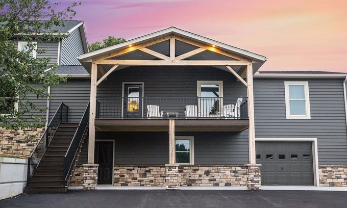 Somerdale Haus | 2 unit in Amish Country Spacious Lodge in Sugarcreek