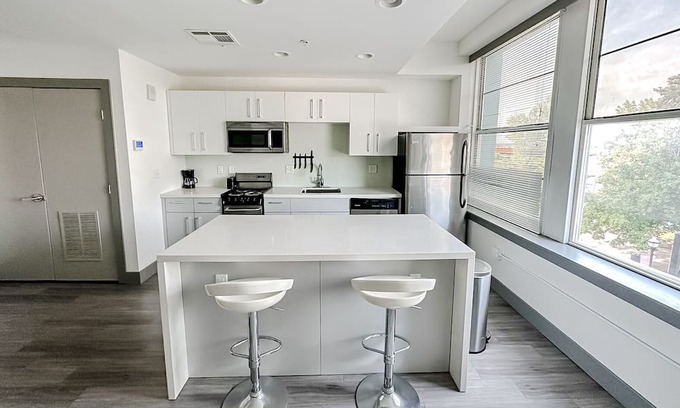 Downtown Springfield Wohnung | Sleepover: Eclectic 1BD/1BA- Downtown Springfield