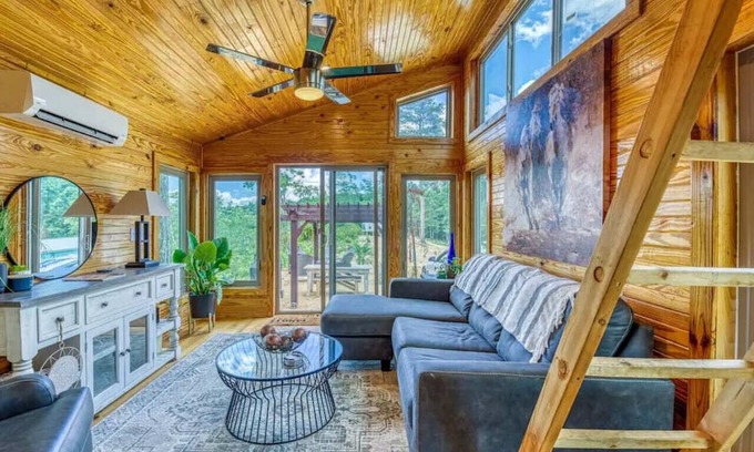 Rogersville Haus | 238) Perfect for couples!