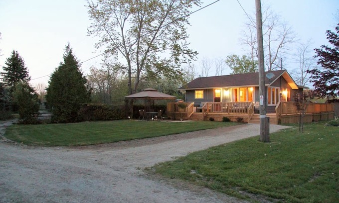 Port Albert Hütte | Lake Street Cottage in Port Albert is ideal for a quiet, relaxing vacation.