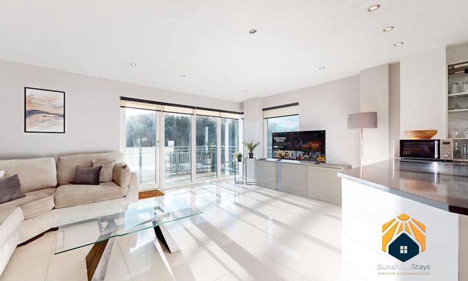 Penarth Wohnung | Fantastic 3 Bed Apartment - 55" TV - WiFi