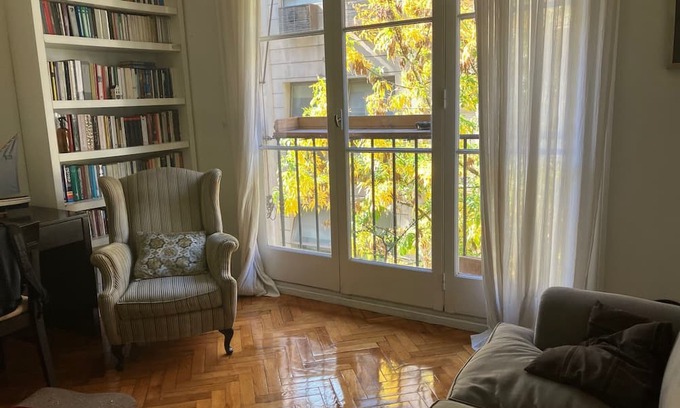 Pineyro Wohnung | Cómodo Apartamento 4 Ambientes, Ubicado Cerca del Centro, Ideal Para Bibliófilos