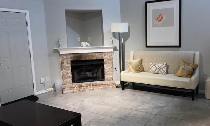 Cordova Haus | Spacious Cordova Near Malls and Downtown Memphis