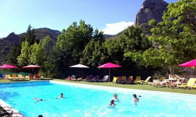 Orpierre Haus | Camping 4 étoiles - Piscine - eeeadg