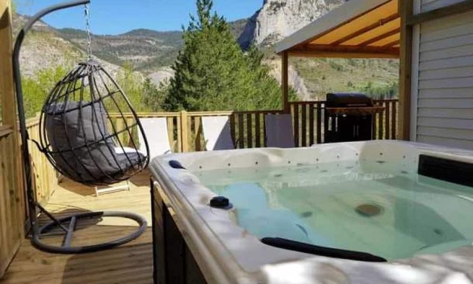 Orpierre Haus | Camping 4 étoiles - Piscine - eeeaeg