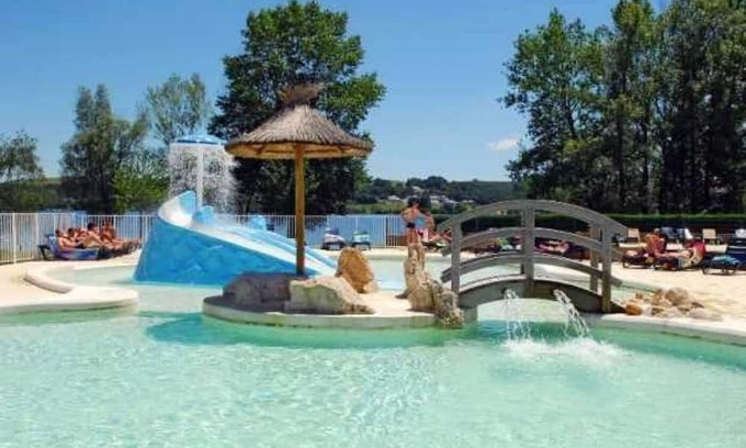 Canet-de-Salars Haus | Camping 4 étoiles - Parc aquatique - eeeahe
