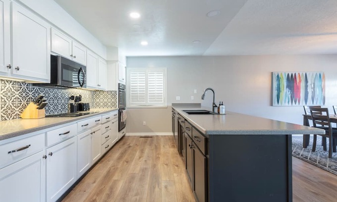 Northeast Heights Haus | Your ABQ Paradise: Spacious, Views, Pool & Hot Tub