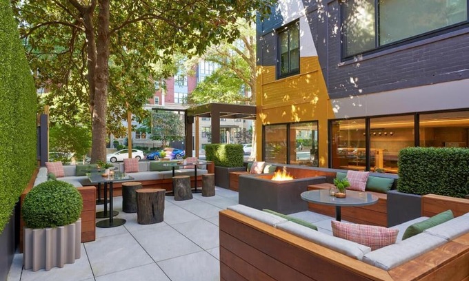 Logan Circle Haus | 2 Standard Two Queens at Viceroy Washington DC, Bring Your Pets, Onsite Pool!
