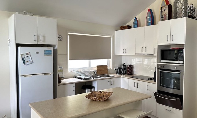 Walkerville Haus | Serenity at Macneil Court