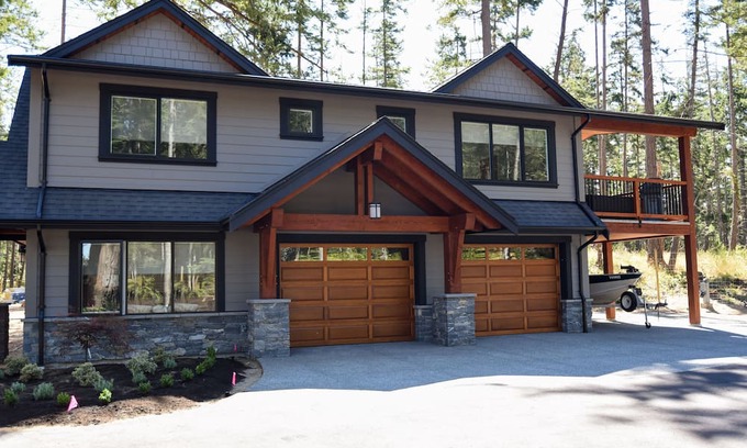 Comox Haus | The Eagles Nest - just a 5 minute walk to the beach!