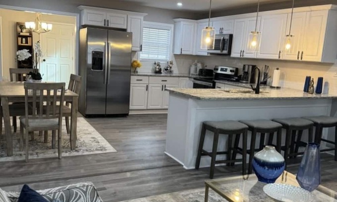 Church Street Haus | Elegant 4 bedroom home sleeps 6-8! Private Backyard