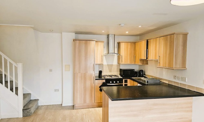 Basildon Haus | Impeccable 2-Bed House in Basildon