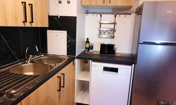 Bezons Wohnung | Panoramic View of River - Calm - 6' Tram - 25' Paris - Parking- Netflix