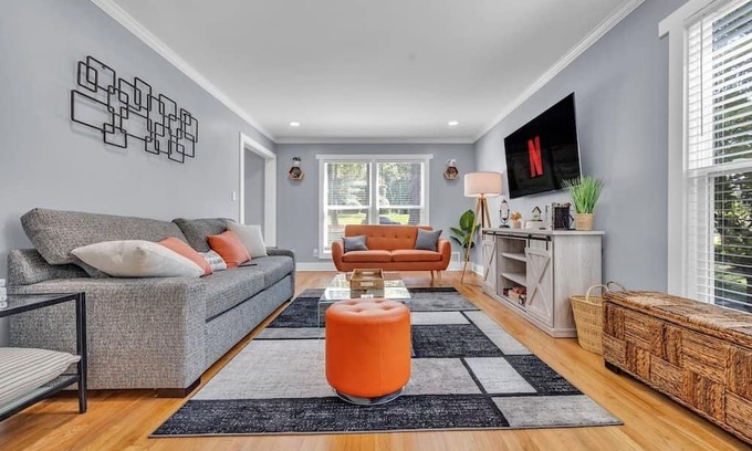 Decatur Haus | NEW! Modern Luxury w/ Pool Table 3BR|5BD Sleeps 10