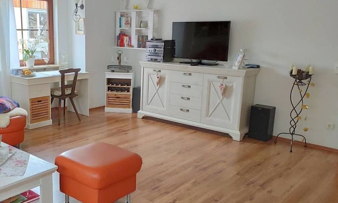Hachtel Wohnung | Birgit Bender Rosenrot