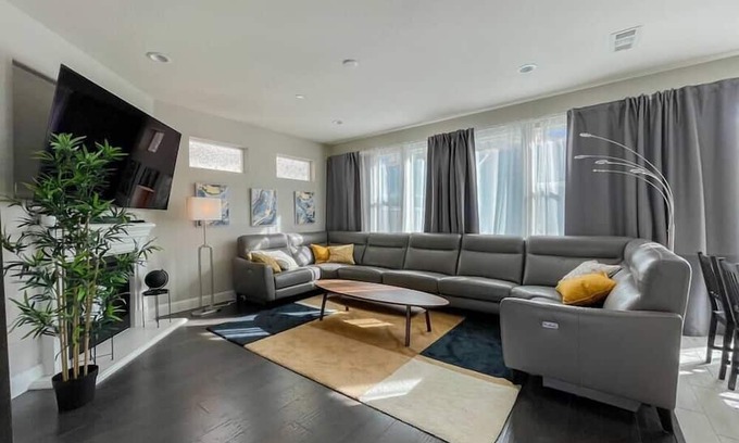 Pittsburg Haus | New & Big is better! Just listed