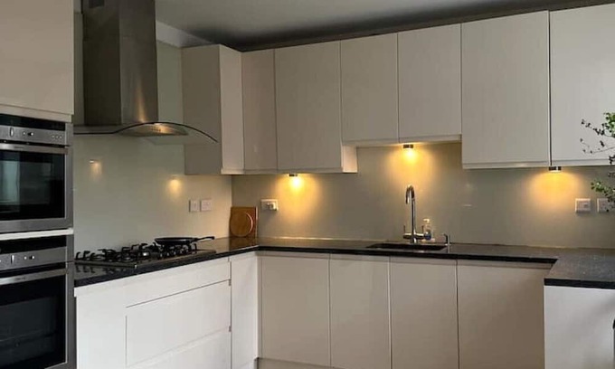 Preston Haus | 5 minutes from Wembley Stadium,Welcome to our spacious & luxurious Himani's Home