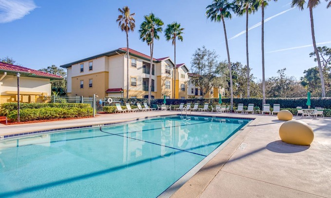 Gateway Eigentumswohnung | Fort Myers Condo w/ Screened Patio & Pool Access!
