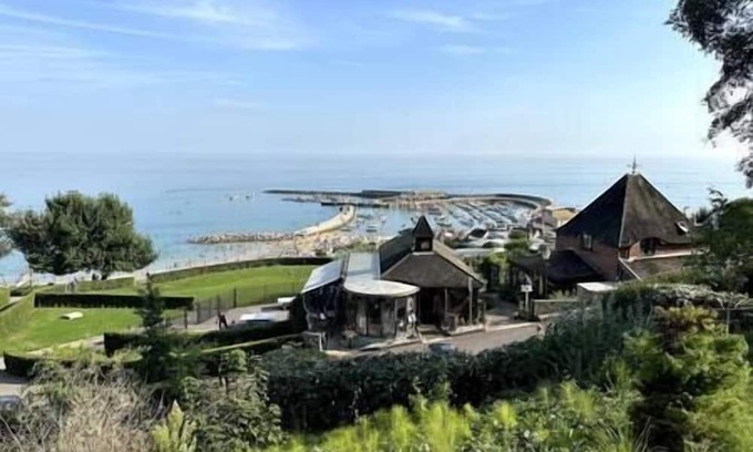 Chard Haus | Jasmin a perfect Somerset escape