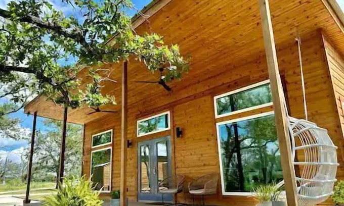 Stonewall Haus | Casa Serena on 26 Acres with Firepit