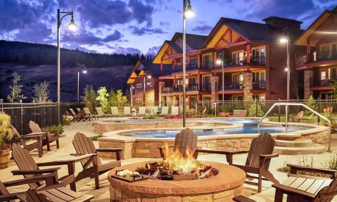 The Highlands Haus | Fresh SNOW! Exquisite Upscale Oasis · Ski Resort