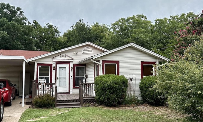 Denton Haus | Quiet neighborhood, free parking, security cameras, keypad entry.