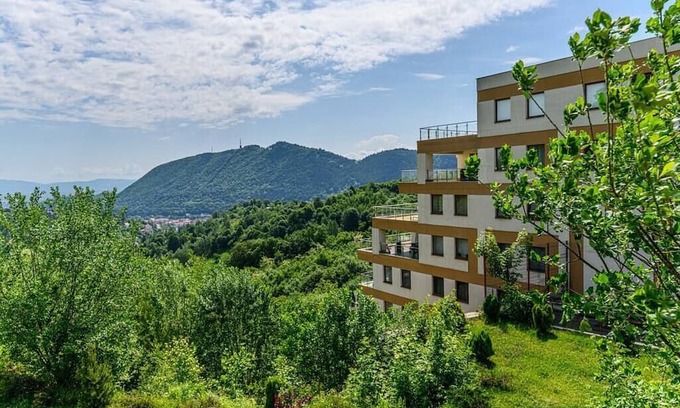 Vladeni Eigentumswohnung | UNO Gardens with City-view Studio ❤
