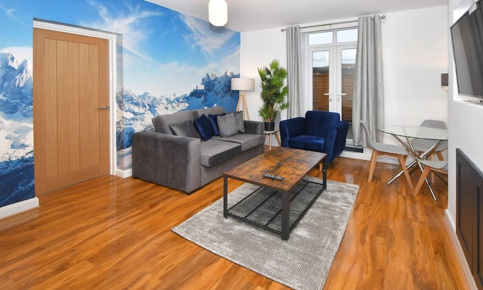 Burslem Wohnung | Stylish 2-bedroom apartment with TV,Wi-Fi and washer in Stoke-On-Trent.