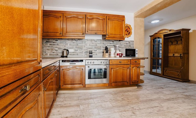 Brasov Villa | Noua Oasis Bnb-perfect For Groups