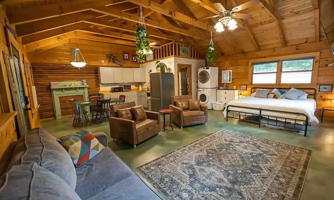 Checotah Wohnung | Guest Suite with Hot Tub