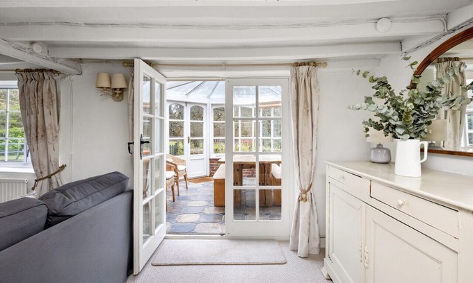 Steyning Haus | The Milkhouse - Baking and wreath making workshops on site