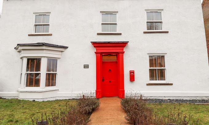 Wistow Haus | PINFOLD HOUSE, pet friendly, with a garden in Selby