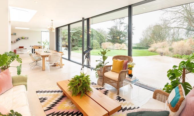 Budleigh Salterton Haus | Knowle House - Stunning Country House Sleeps 12 Devon Heated Pool, Dog Friendly