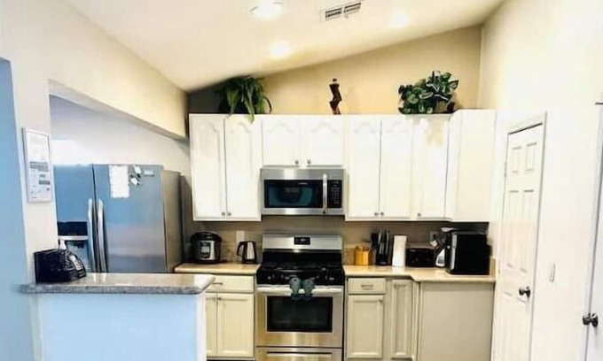 North Las Vegas Haus | Enchanting home North Las Vegas