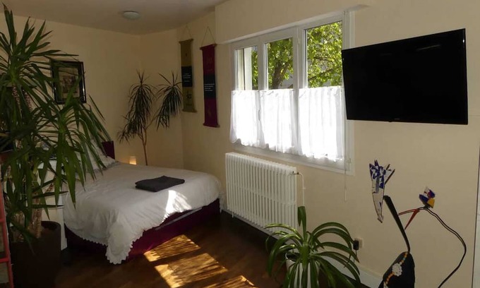 Bourges Wohnung | Homerez - Beautiful studio for 4 ppl. at Bourges