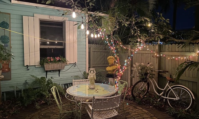 Sailboat Bend Haus | Key West Bungalow