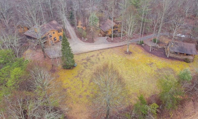 Blairsville Kabine | 8 Cabins! Entire Campground w/ Event Lawn* Sleep30
