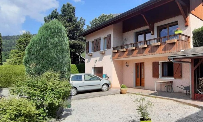 Faverges-Seythenex Wohnung | Apartment 'Studio Pres Du Lac D'Annecy' with Mountain View, Private Garden and Wi-Fi